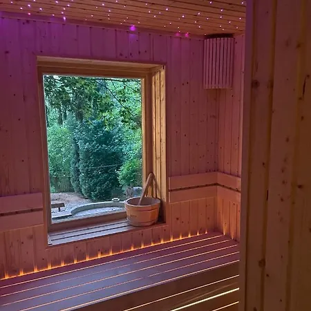 Chalet Cityside Eger