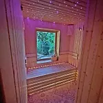Cityside Chalet Eger